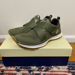 LIKE NEW TIEM SPIN CYCLE SHOES